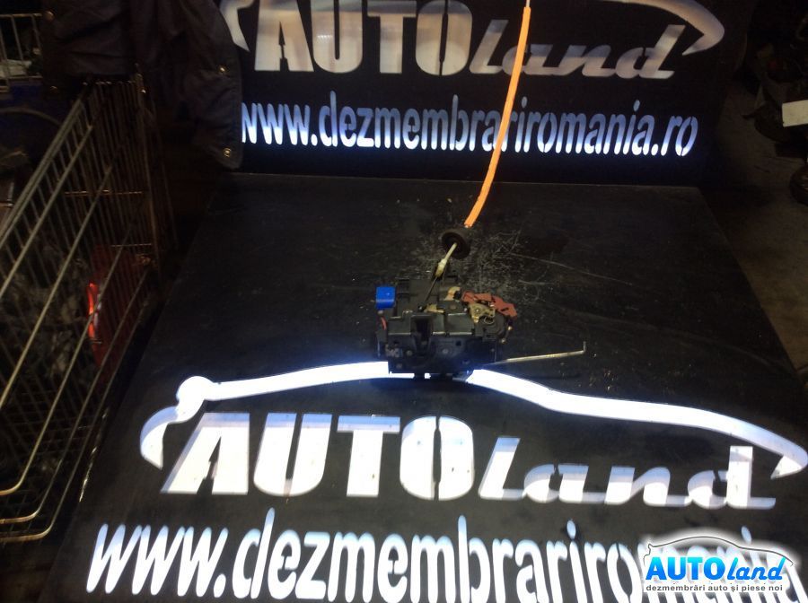 Broasca (mecanism Inchidere) AUDI A3 (8L1) 1996-2003 Cod 4E2837016