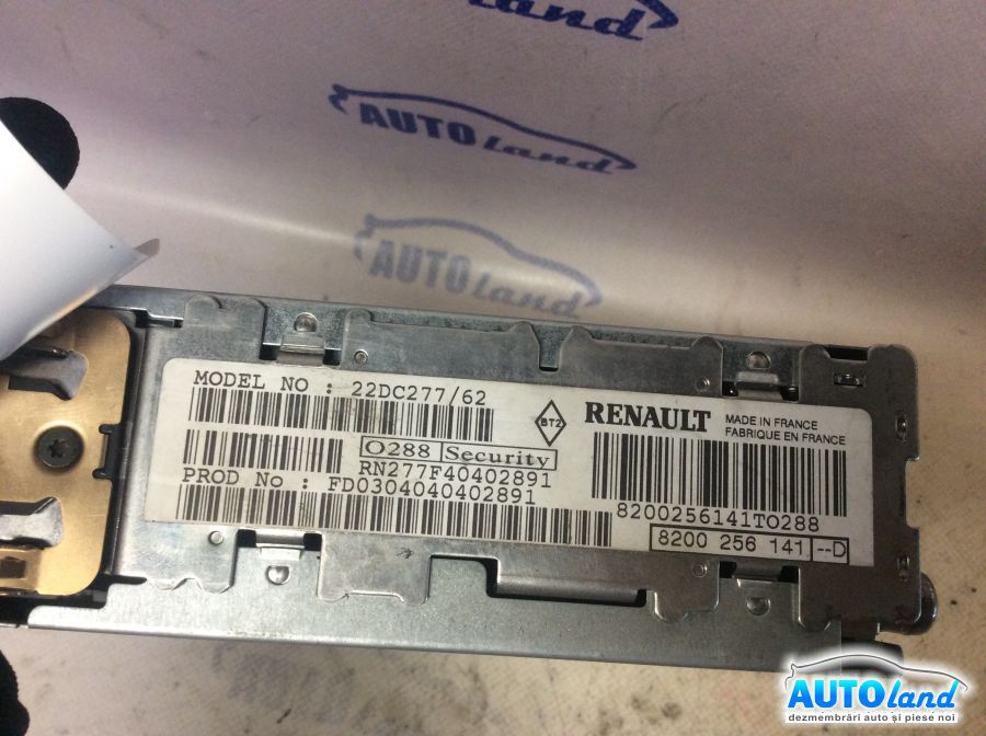 CD Player auto RENAULT MEGANE II (BM0/1_,CM0/1_) 2002-2025 Cod 8200256141