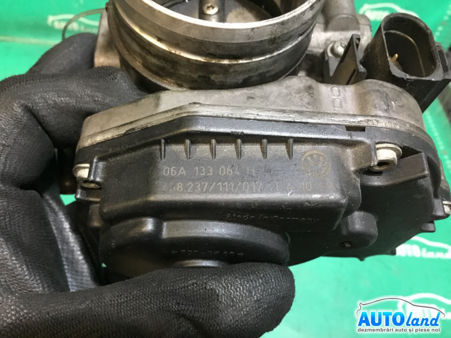 Clapeta Acceleratie VOLKSWAGEN GOLF IV (1J1) 1997-2005 Cod 06A133064H