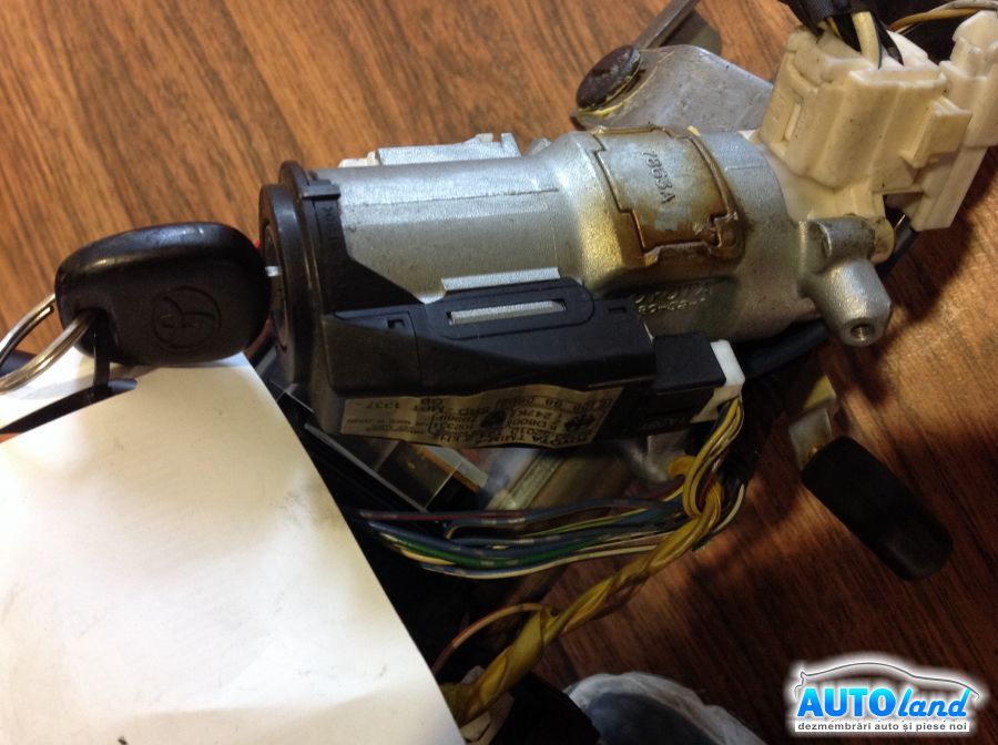 Contact cu Chei Auto TOYOTA YARIS (_P1_) 1999-2025