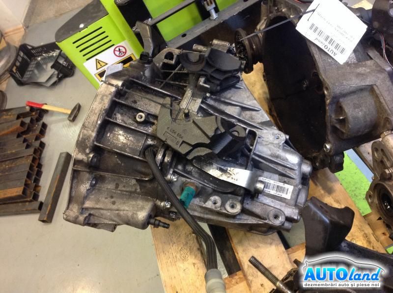 Cutie de viteza manuala RENAULT MEGANE II (BM0/1_,CM0/1_) 2002-2025 Cod 7701700570