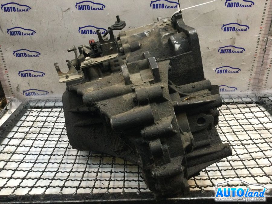 Cutie de viteza manuala VOLVO V40 combi (VW) 1995-2004 Cod 1023625