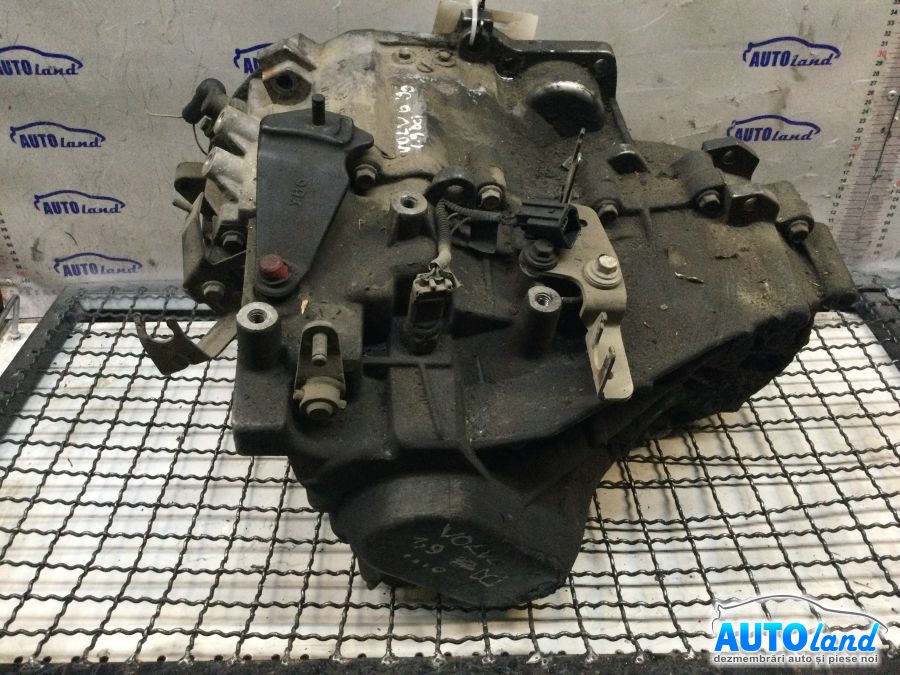 Cutie de viteza manuala VOLVO V40 combi (VW) 1995-2004 Cod 1023625