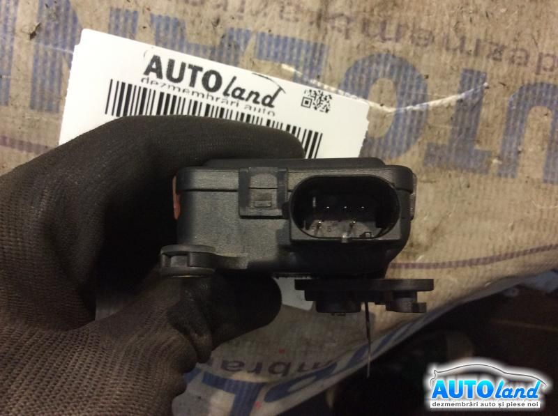 Diverse AUDI A4 (8D2,B5) 1995-2000 Cod 0132801115