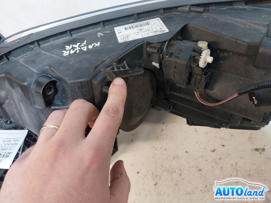 Far Dreapta RENAULT KADJAR 2015-2026 Cod 260108687R