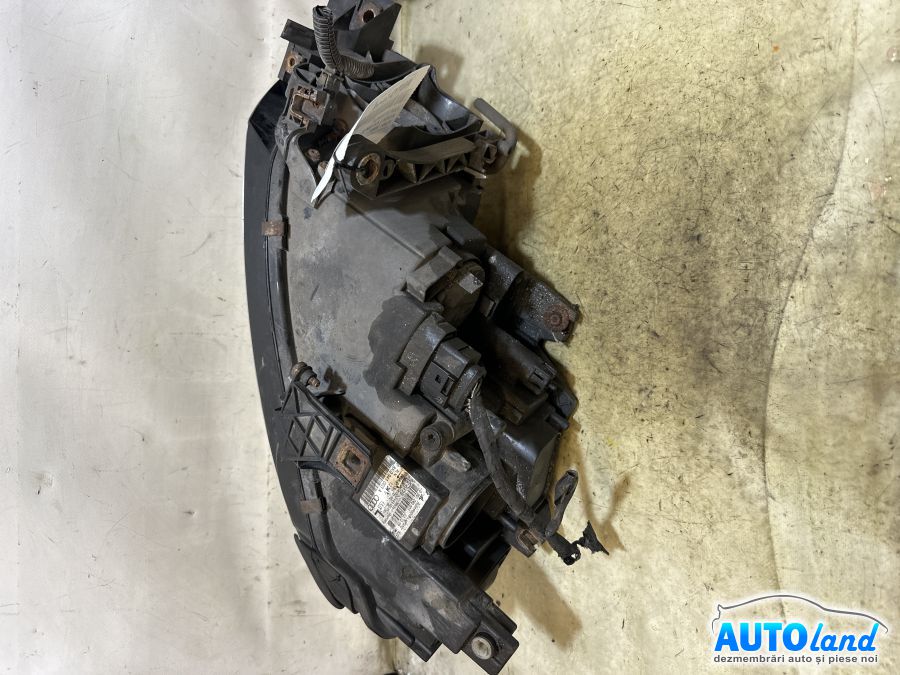 Far Stanga AUDI A4 (8K2) 2007-2025 Cod 8K0941003A