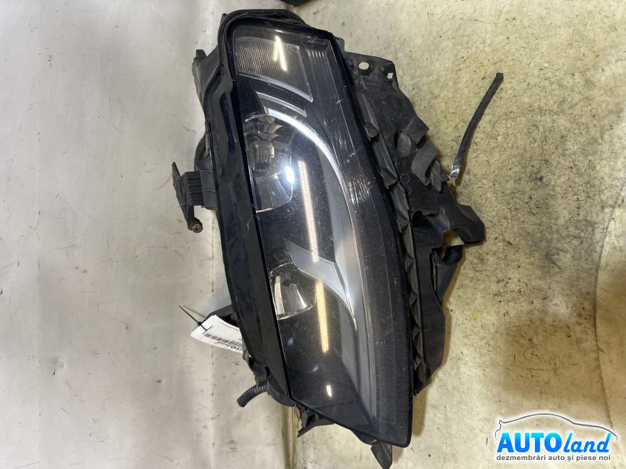 Far Stanga AUDI A4 (8K2) 2007-2025 Cod 8K0941003A