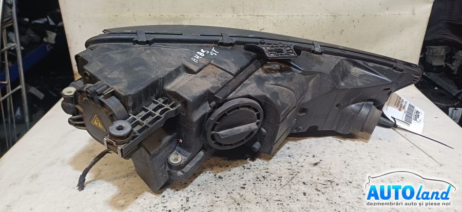 Far Stanga AUDI A4 (B9 8W) 2015-2018 Cod 8W0941005A