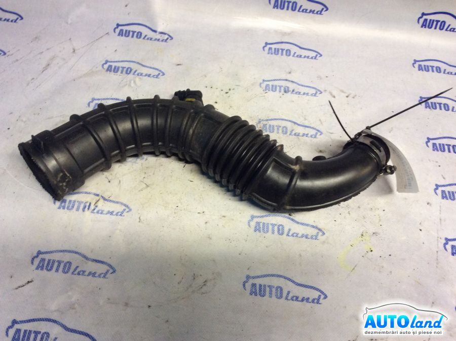 Furtun Intercooler Turbo RENAULT MEGANE II (BM0/1_,CM0/1_) 2002-2025 Cod 8200500384