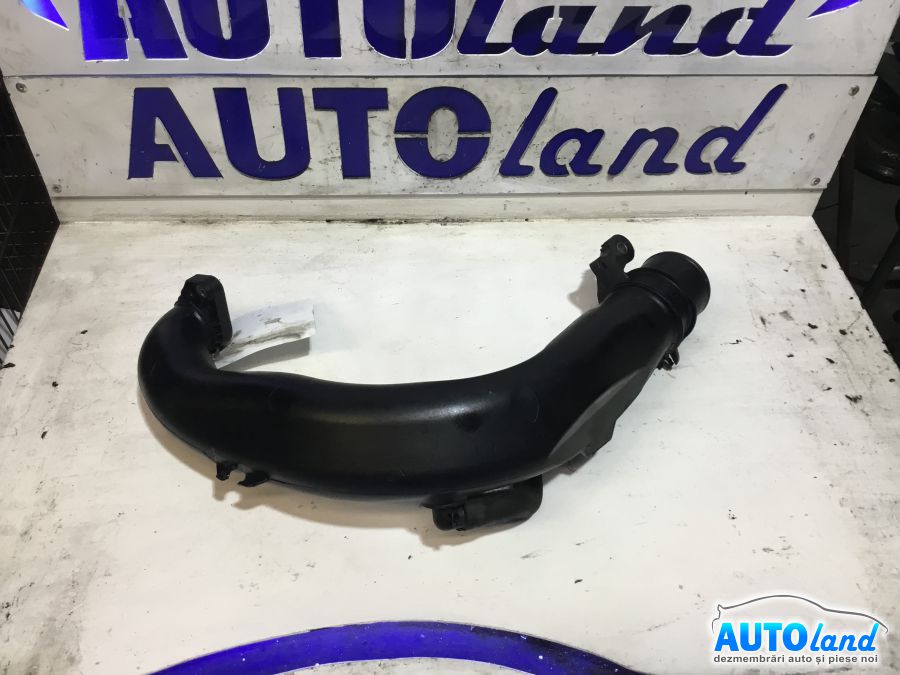 Furtun Intercooler Turbo RENAULT MEGANE III Hatchback (BZ0/1_) 2008-2025 Cod 8200645723