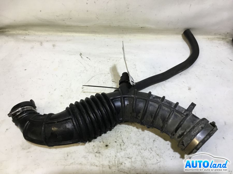 Furtun Intercooler Turbo RENAULT MEGANE III Hatchback (BZ0/1_) 2008-2025 Cod 8200750731