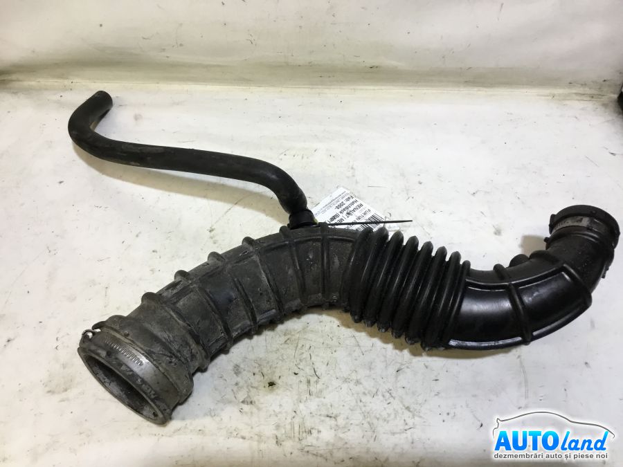 Furtun Intercooler Turbo RENAULT MEGANE III Hatchback (BZ0/1_) 2008-2025 Cod 8200750731