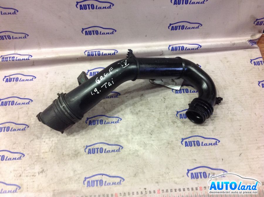 Furtun Intercooler Turbo VOLKSWAGEN GOLF IV (1J1) 1997-2005 Cod 1J0129654C