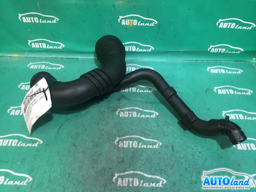 Furtun Intercooler Turbo VOLKSWAGEN PASSAT (3B2) 1996-2000 Cod 8D0129615A