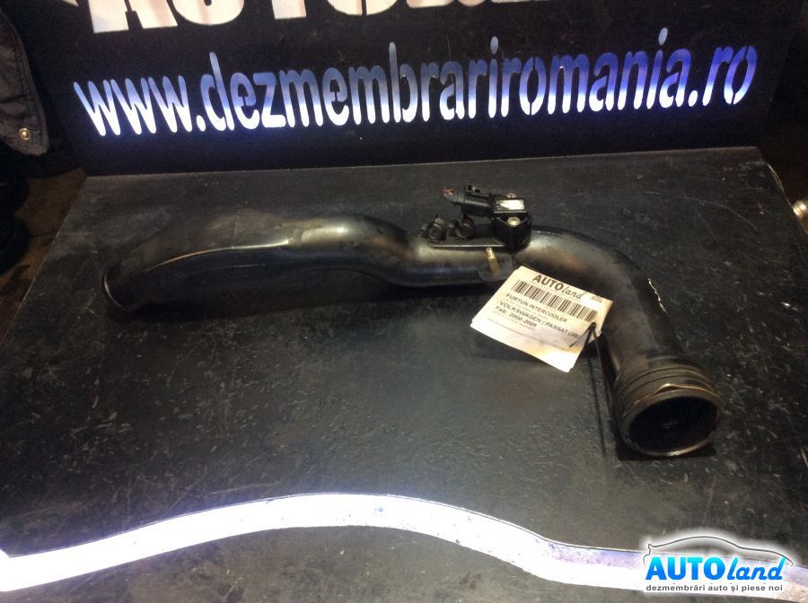 Furtun Intercooler Turbo VOLKSWAGEN PASSAT (3B3) 2000-2005 Cod 3B0145762C