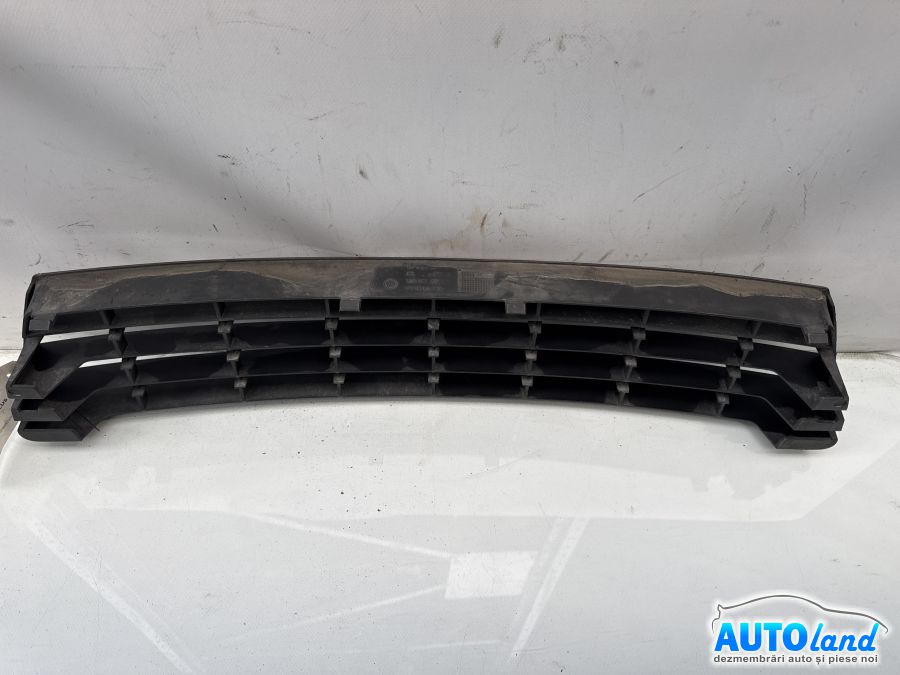 Grila Bara VOLKSWAGEN GOLF PLUS (5M1,521) 2005-2025 Cod 5M0853677