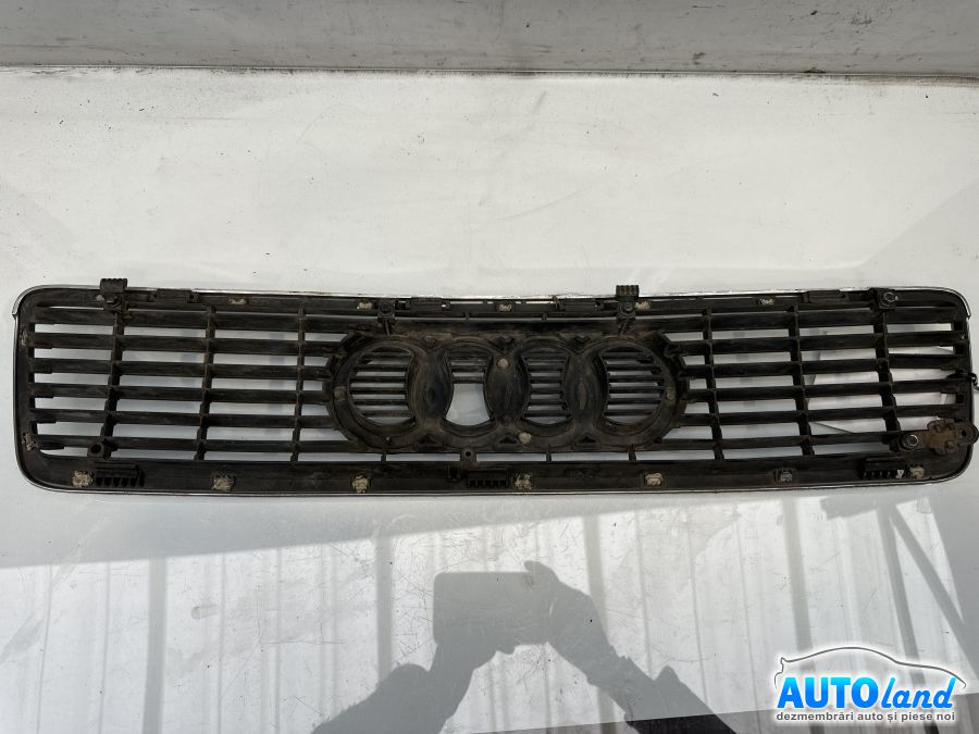 Grila Intre Faruri AUDI A6 (4A,C4) 1994-1997 Cod 8G0853651C