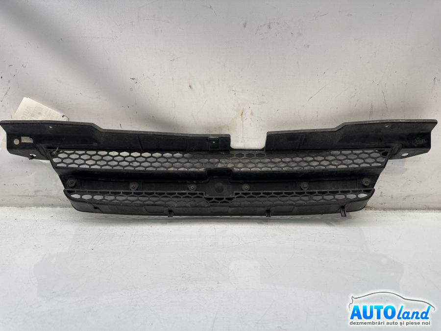 Grila Intre Faruri CHEVROLET AVEO hatchback (T200) 2003-2008 Cod 96618859