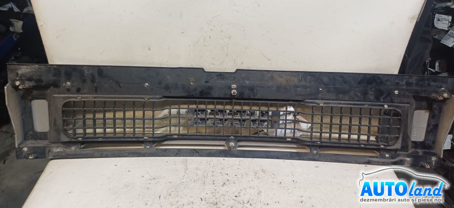 Grila Intre Faruri IVECO Daily II 1999-2006 Cod 211807