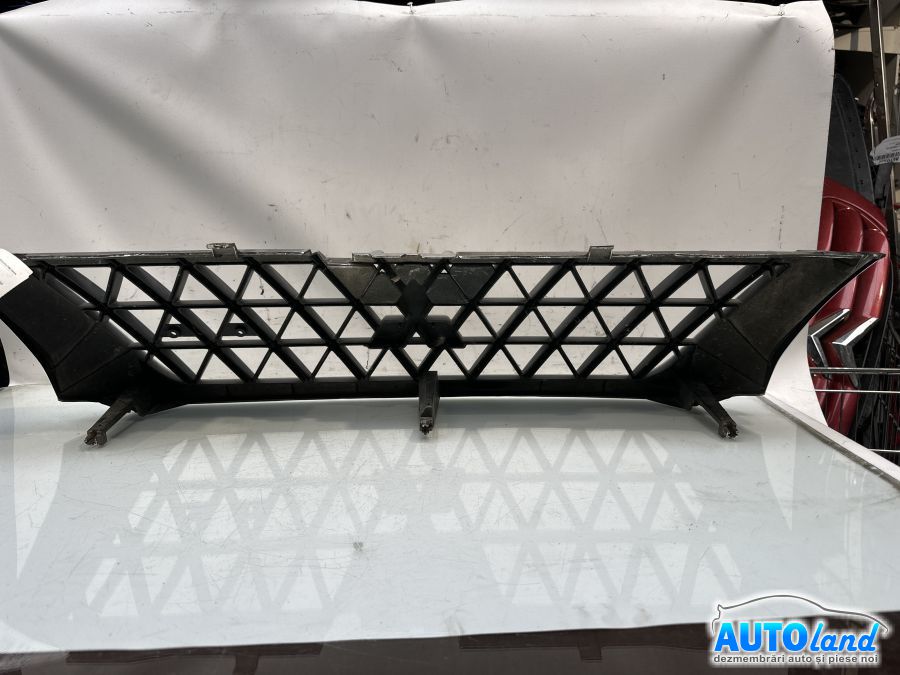 Grila Intre Faruri MITSUBISHI L 200 2006-2025 Cod MR523853