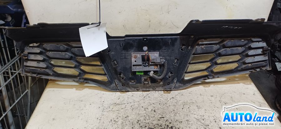 Grila Intre Faruri NISSAN QASHQAI (J10,JJ10) 2007-2026 Cod 62310BR10A