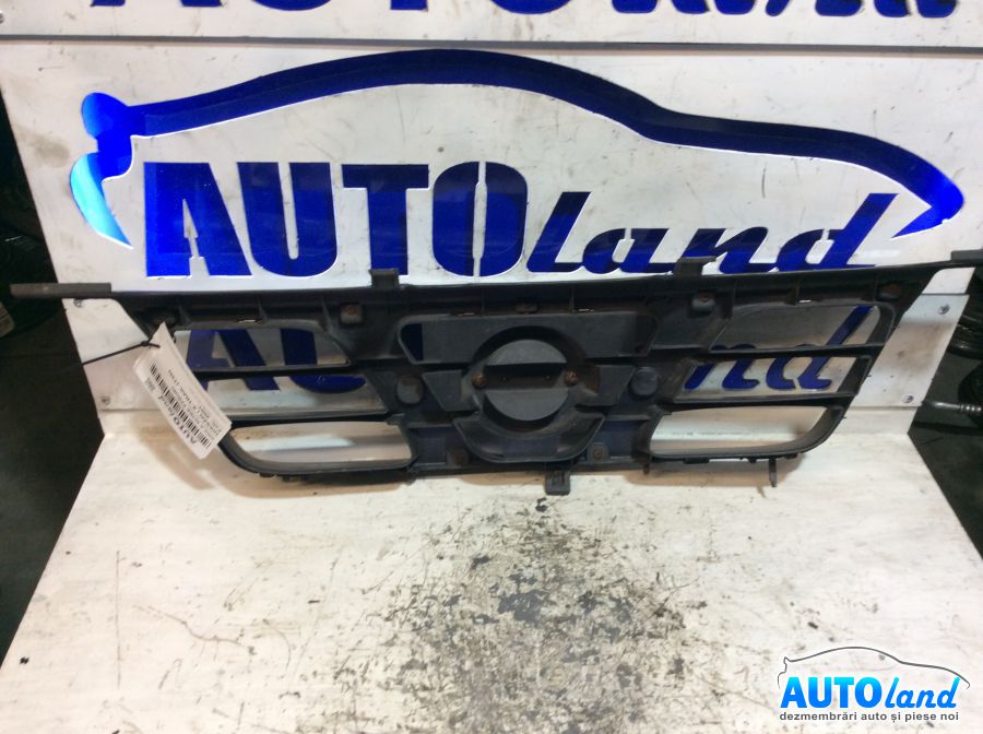 Grila Intre Faruri NISSAN X-TRAIL (T30) 2001-2025 Cod 623108H700