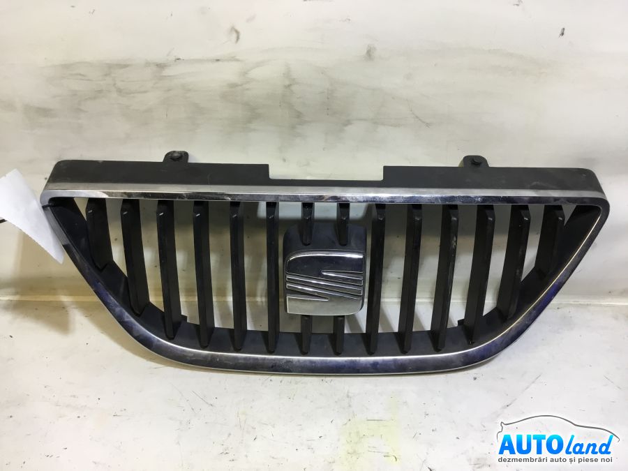 Grila Intre Faruri SEAT IBIZA V (6J5) 2008-2025 Cod 6J0853651