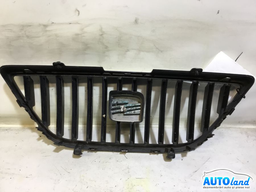 Grila Intre Faruri SEAT IBIZA V (6J5) 2008-2025 Cod 6J0853651