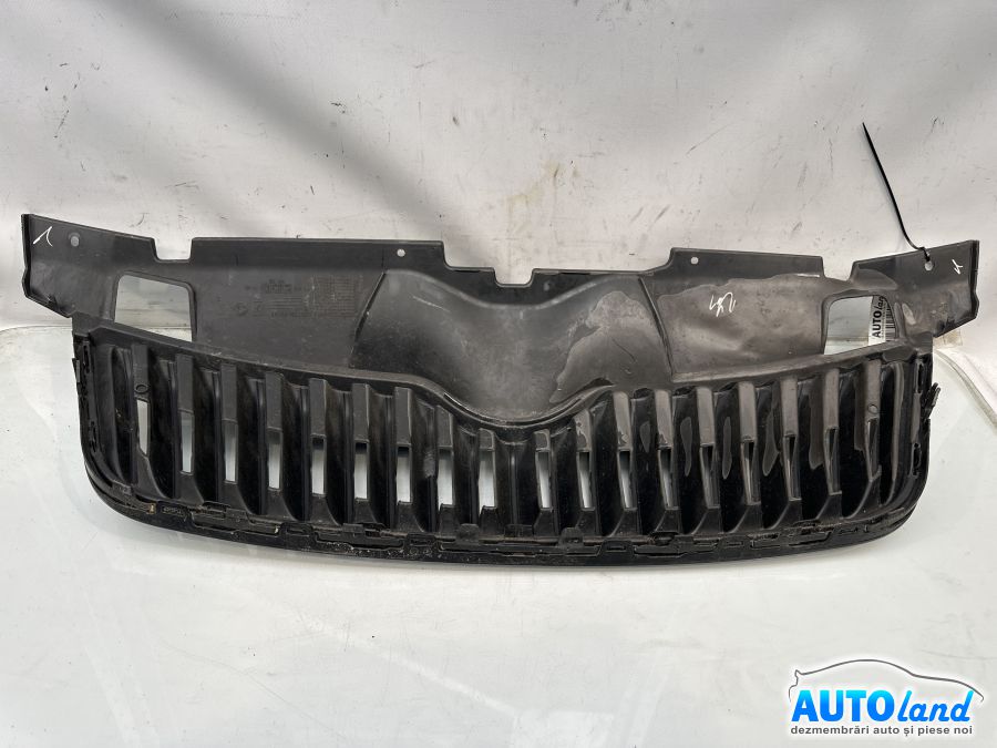 Grila Intre Faruri SKODA FABIA 2006-2025 Cod 5JO853668C