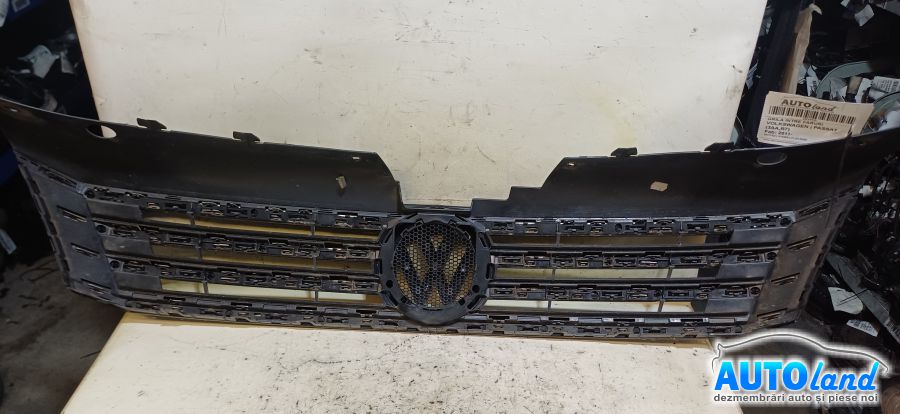 Grila Intre Faruri VOLKSWAGEN PASSAT (3AA,B7) 2011-2026 Cod 3AA853651