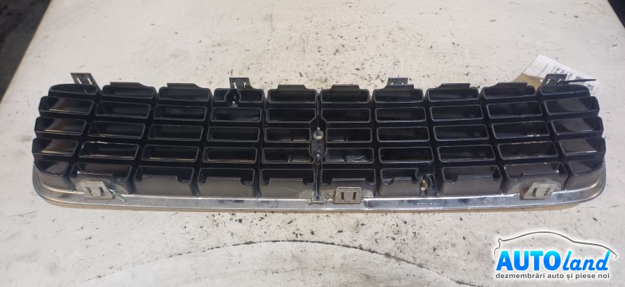 Grila Intre Faruri VOLVO S60 2000-2026 Cod 9190740