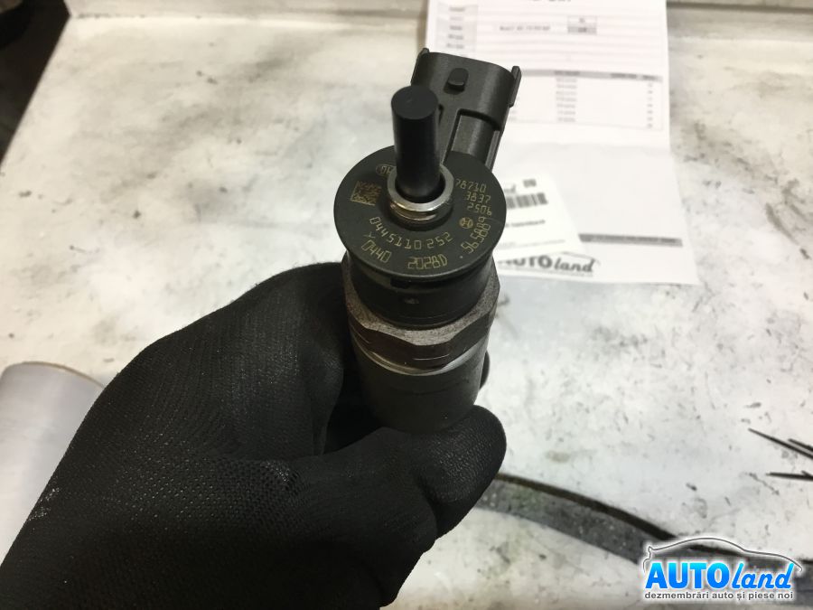 Injector PEUGEOT 206 hatchback (2A/C) 1998-2025 Cod 0445110252