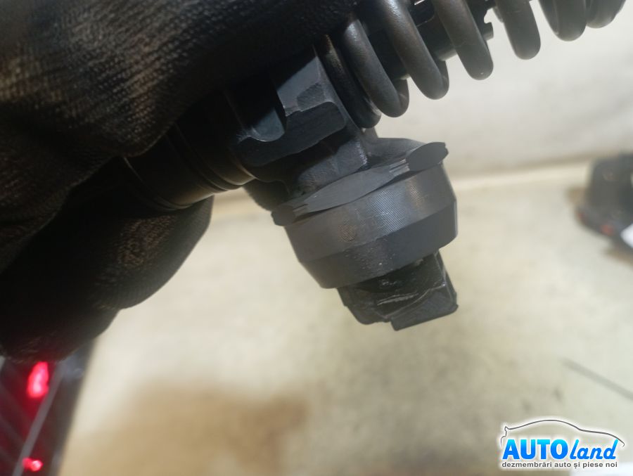 Injector VOLKSWAGEN TOURAN (1T1,1T2) 2003-2025 Cod 038130073BN