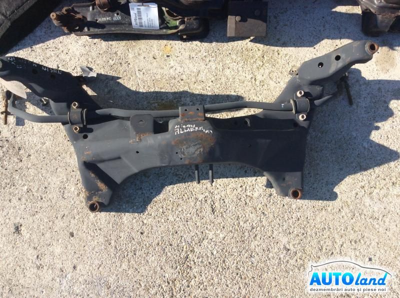 Jug (cadru motor) NISSAN ALMERA II (N16) 2000-2025