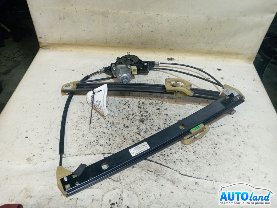Macara Geam AUDI A4 (B9 8W) 2015-2018 Cod 8W0837461