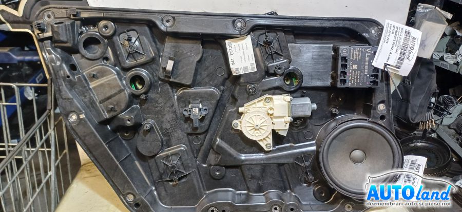 Macara Geam MERCEDES-BENZ A-class (W176) 2012-2015 Cod A2469065100