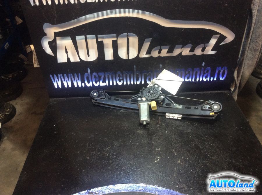 Macara geam MERCEDES-BENZ C-CLASS (W203) 2000-2025 Cod A2038202942