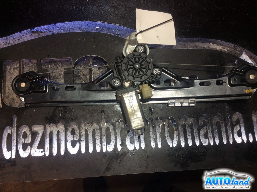 Macara geam MERCEDES-BENZ C-CLASS (W203) 2000-2025 Cod A2038202942