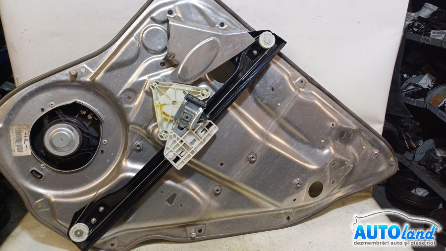 Macara Geam MERCEDES-BENZ C-CLASS (W204) 2007-2025 Cod A2048200542