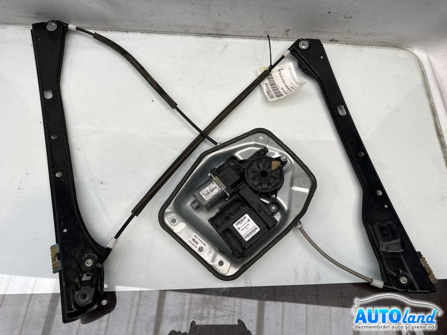 Macara geam VOLKSWAGEN GOLF VI PLUS 2008-2025 Cod 1K3837461B