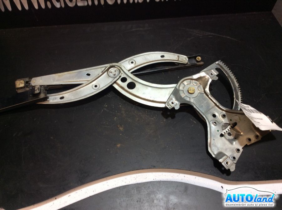 Macara geam VOLKSWAGEN PASSAT (3A2,35I) 1988-1996 Cod 3A0959802