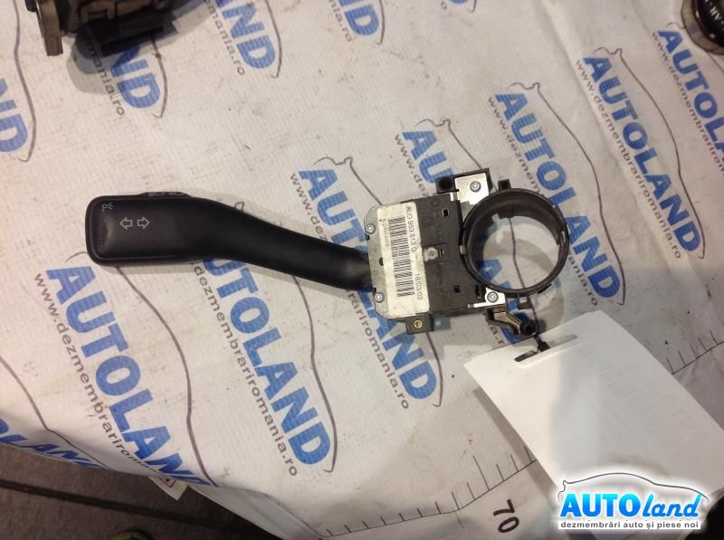 Maneta Semnalizare SKODA OCTAVIA (1U2) 1996-2010 Cod 8L0953513G