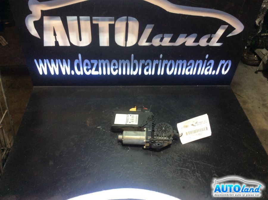 Motoras Macara AUDI A4 (8E2,B6) 2000-2004 Cod 8E0959802A