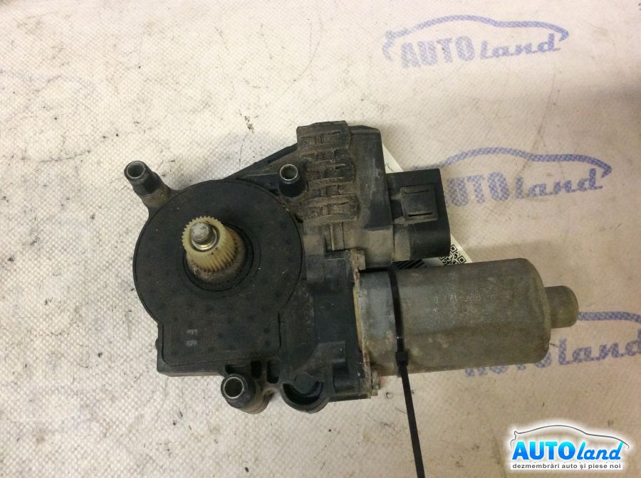 Motoras Macara AUDI A6 (4B,C5) 1997-2005 Cod 0130821774