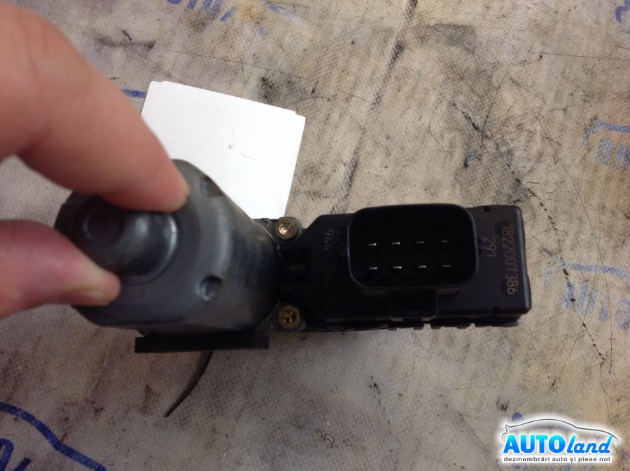 Motoras Macara FORD FOCUS (DAW,DBW) 1998-2001 Cod 0130821902