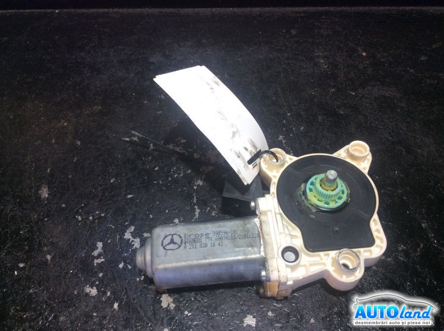 Motoras Macara MERCEDES-BENZ C-CLASS (W203) 2000-2025 Cod A2118201842