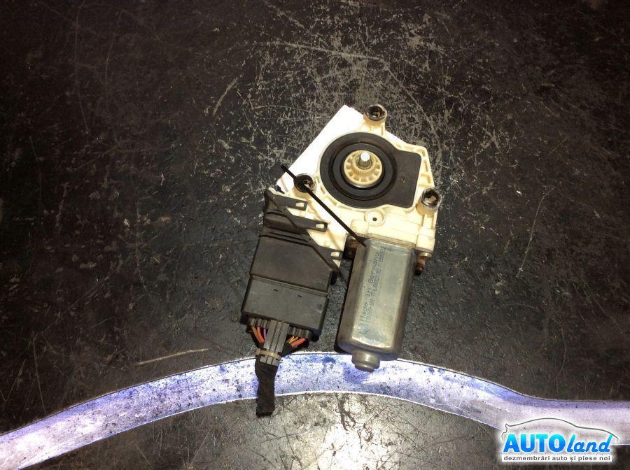 Motoras Macara VOLKSWAGEN GOLF IV (1J1) 1997-2005 Cod 101389101