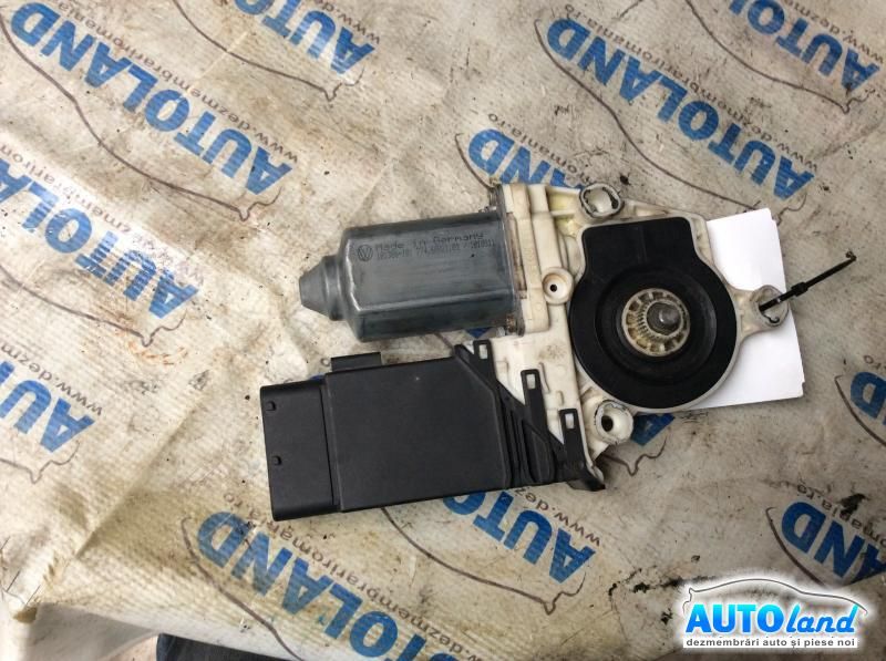 Motoras Macara VOLKSWAGEN GOLF IV (1J1) 1997-2005 Cod 1J1959802D