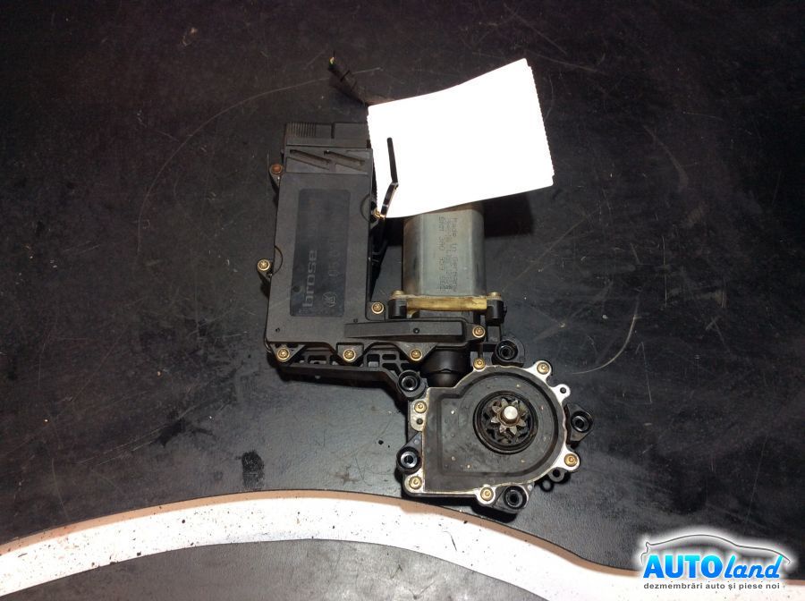 Motoras Macara VOLKSWAGEN PASSAT (3A2,35I) 1988-1996 Cod 05075011