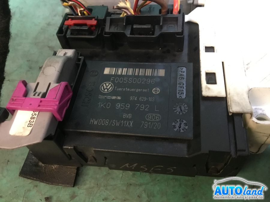 Motoras Macara VOLKSWAGEN PASSAT (3C2) 2005-2025 Cod 1K0959792L